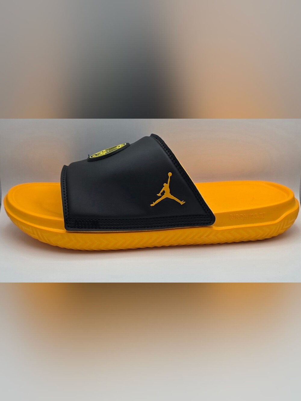 Air Jordan x Paris Saint-Germain Men's Black & Orange Play Slide
